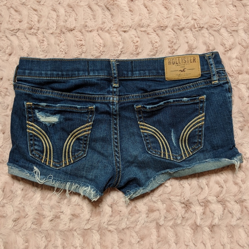 HOLLISTER Low-Rise Denim Cutoff Shorts Size 1 - Picture 2 of 3